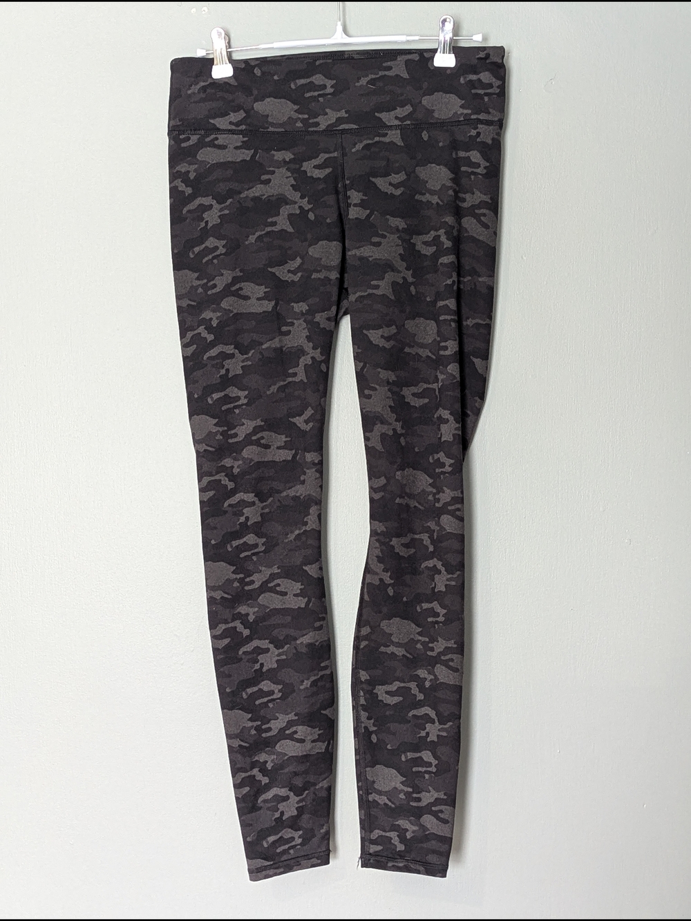 Fabletics Women's Charcoal Black Camouflage High‎ Waisted Leggings